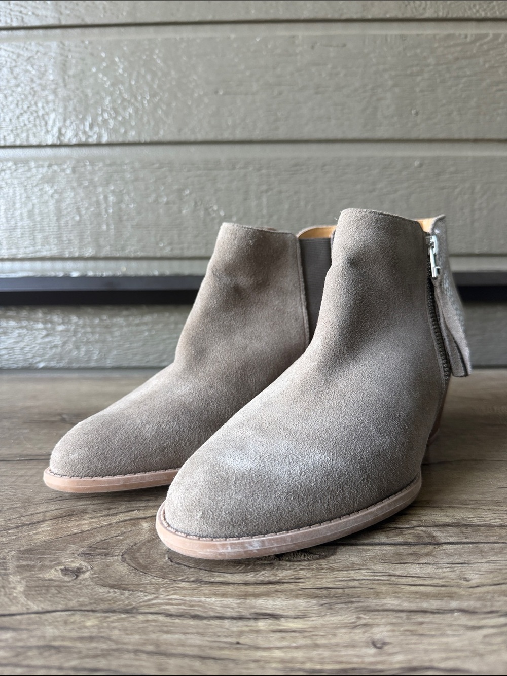 Vionic Women’s Taupe Suede Ankle Booties size 8.5